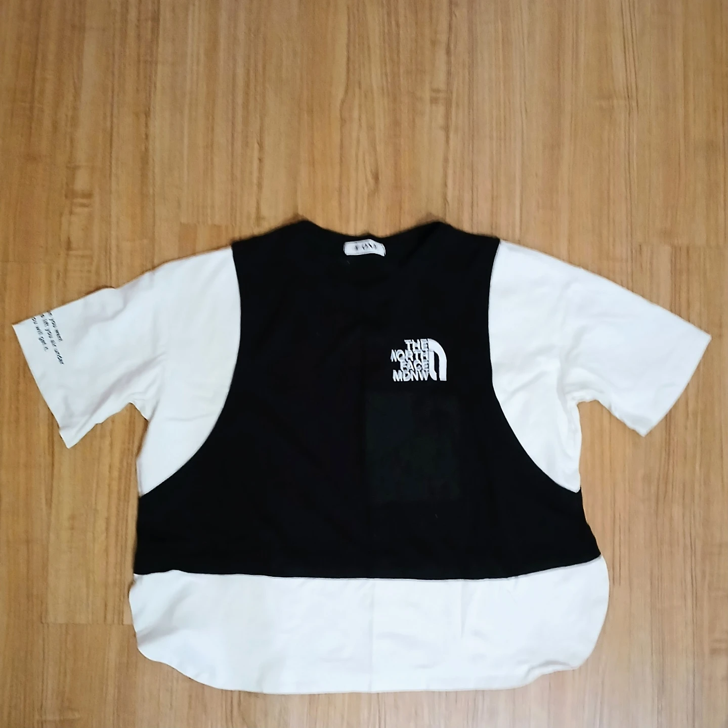 The North Face Colorblock Short Sleeve T-Shirt 🏈
