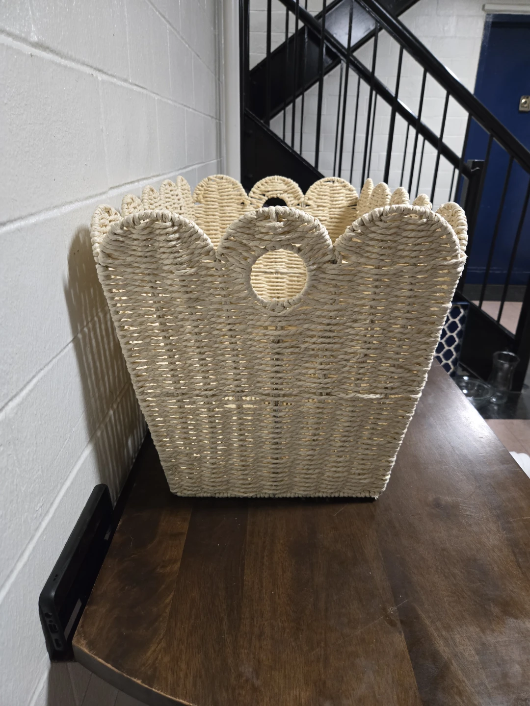 Scalloped edge woven storage basket - photo 5