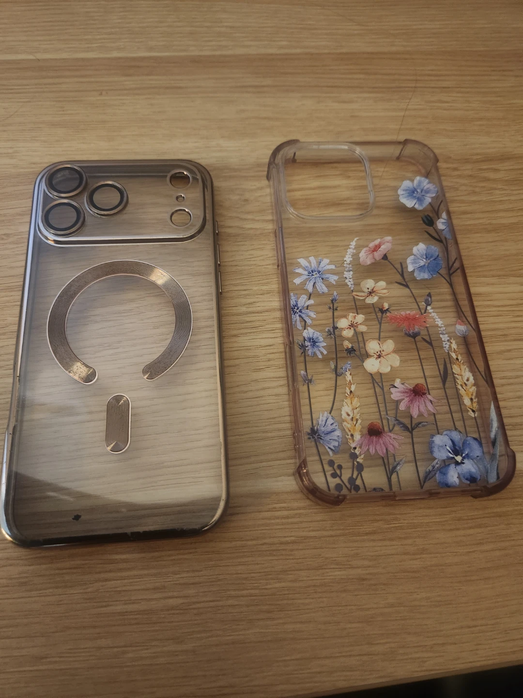 Two iPhone 17 Pro Max ases