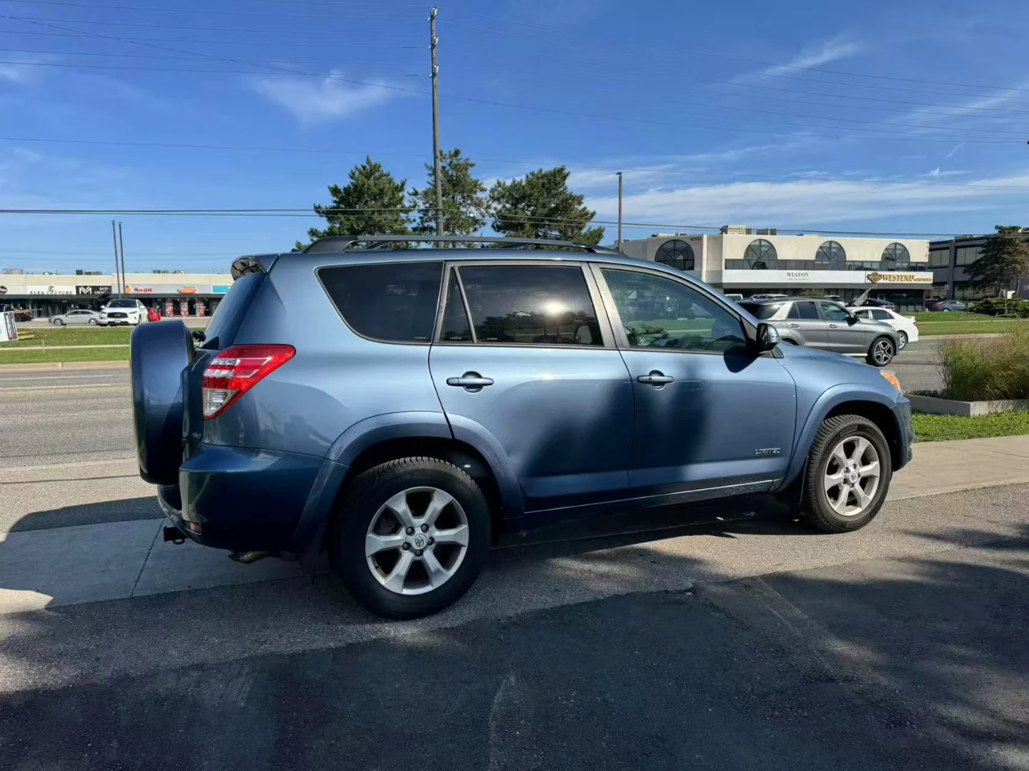 2010 Toyota RAV4 Limited - photo 4