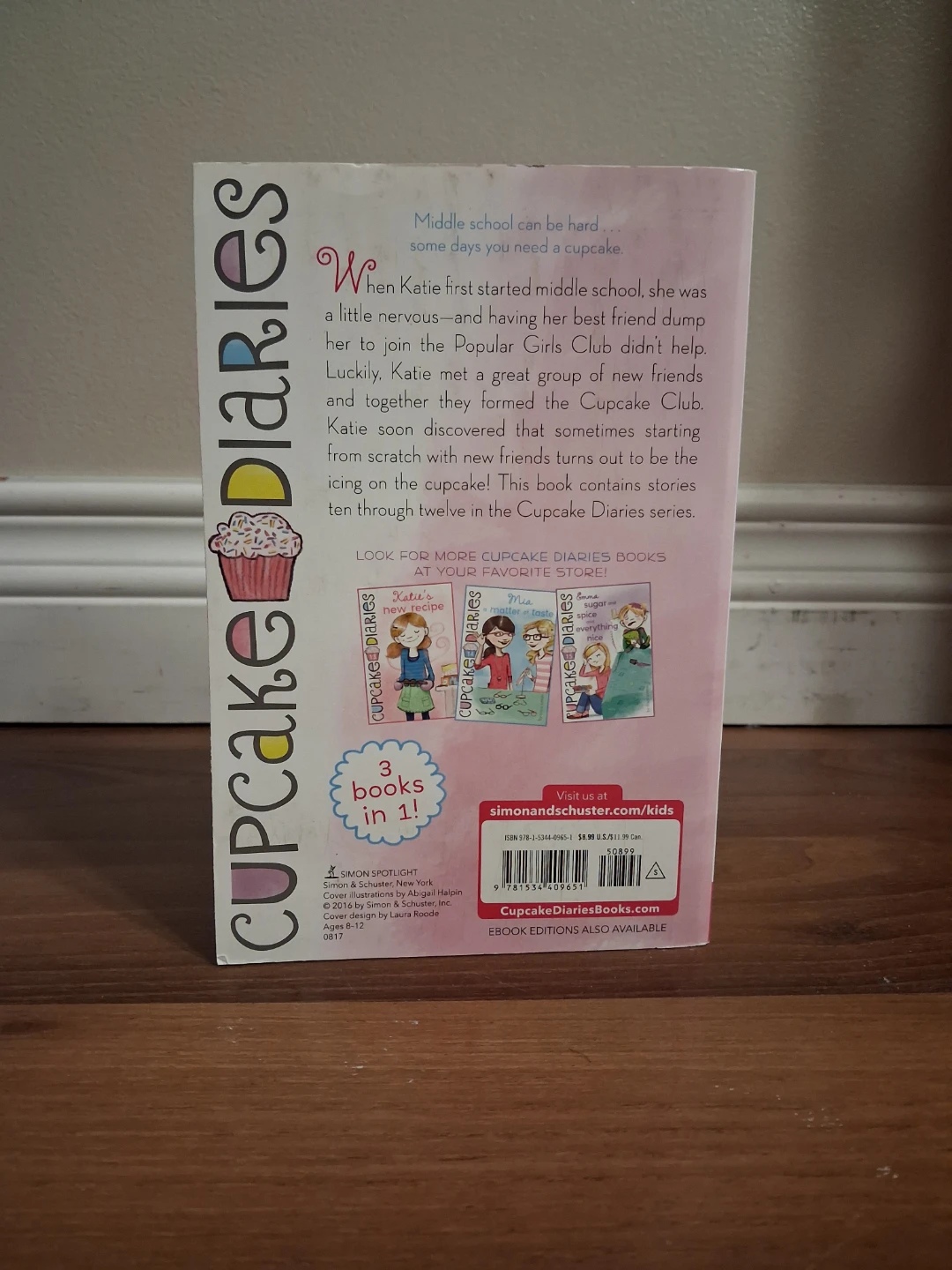 Cupcake Diaries 3-in-1 Book! - photo 2