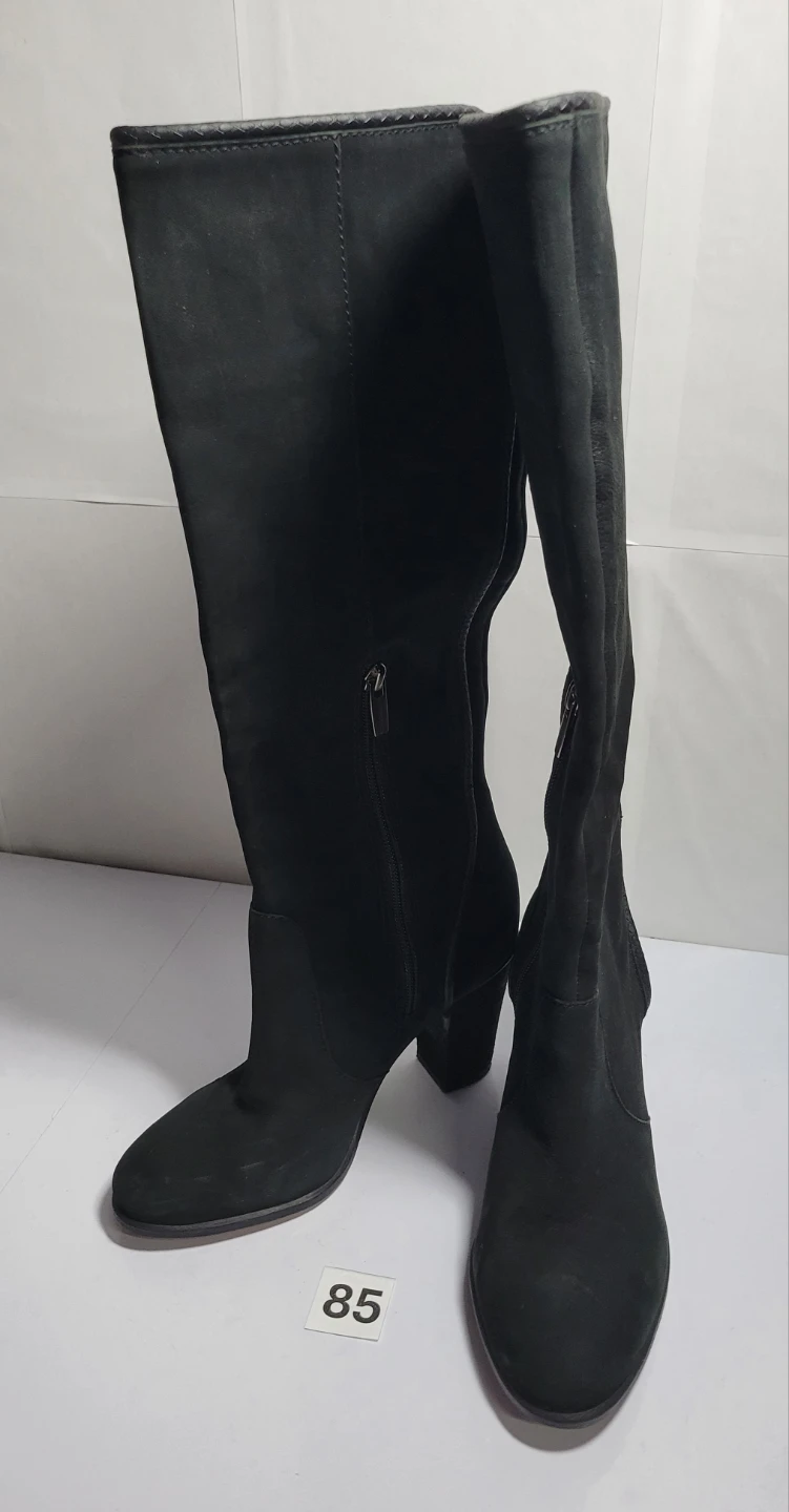 Black Heeled Knee-High Boots, size 6M (85)
