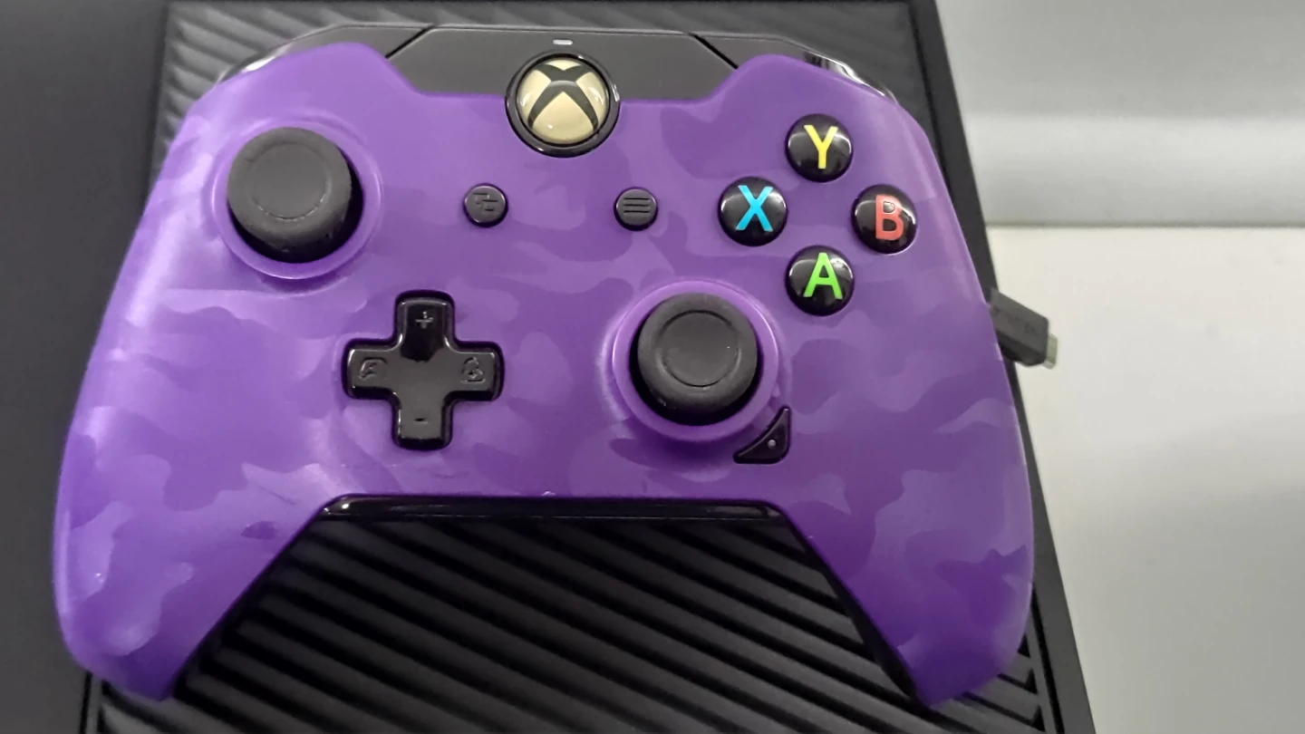 Xbox One Console with Purple Camo Controller - photo 2