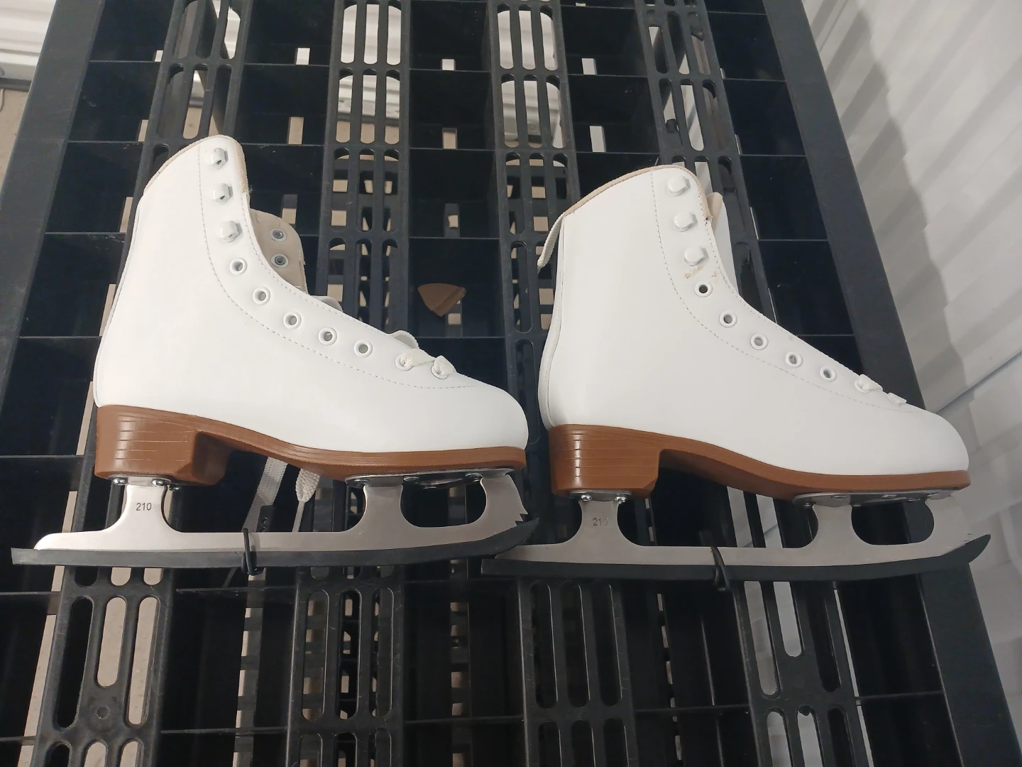 White Figure Skates - Size 5.5 - BRAND NEW - photo 2