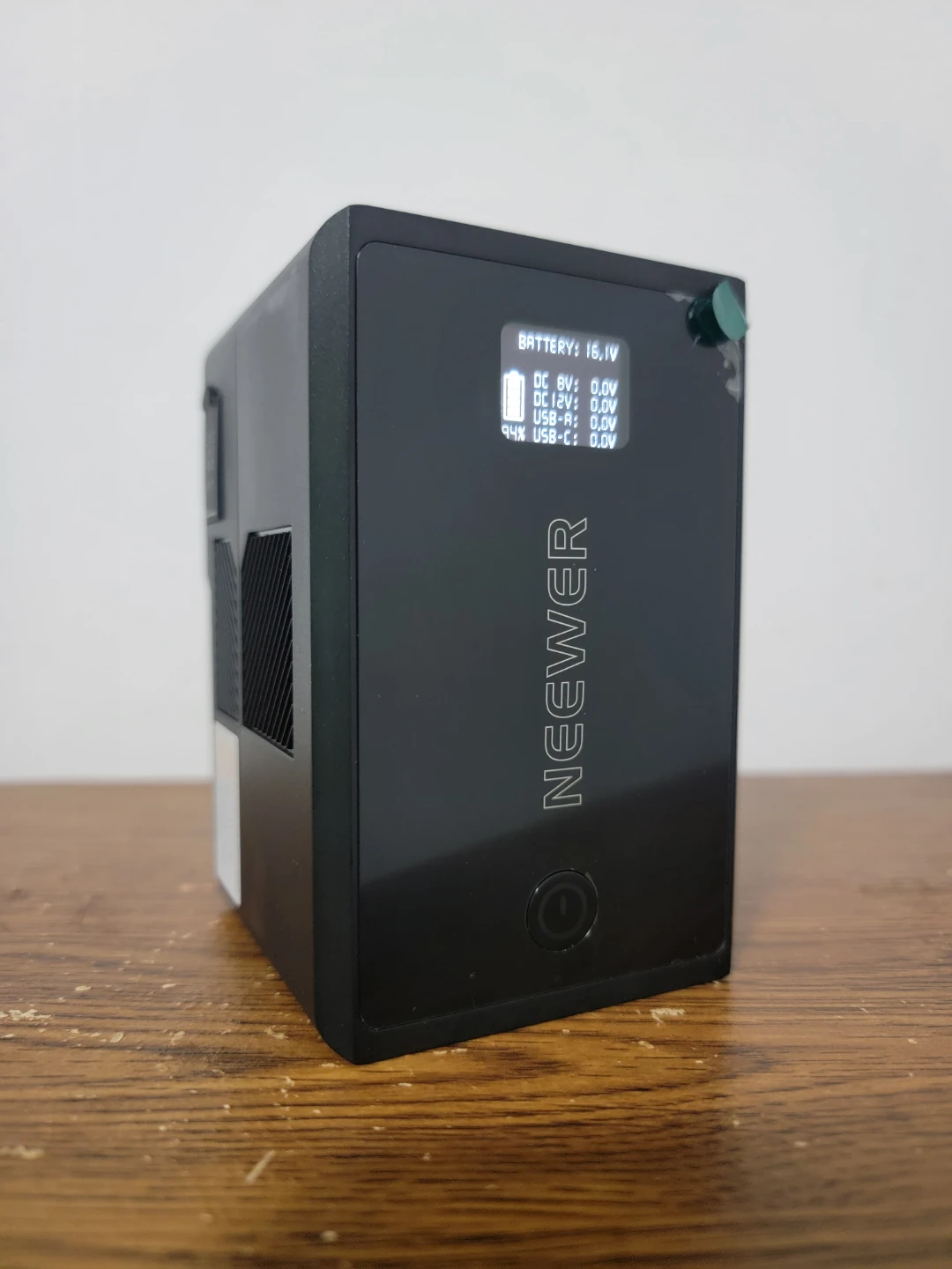 Neewer v mount battery - photo 2