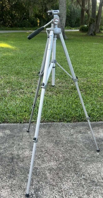 Velbon VGB-3. Tripod
