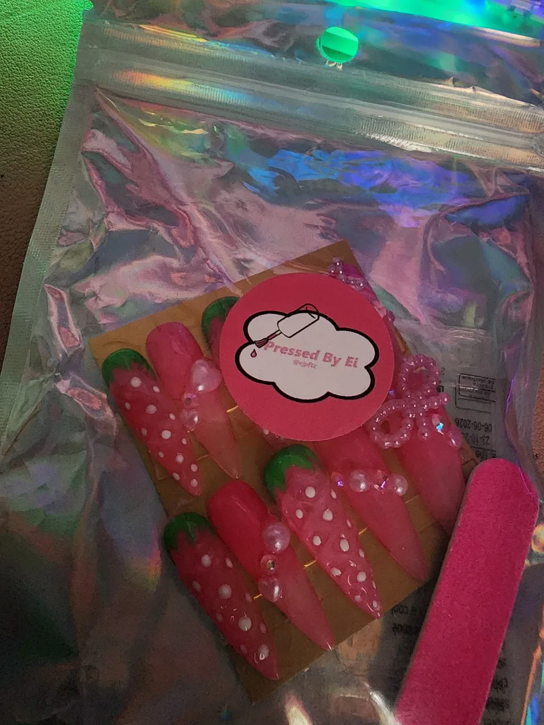 Handmade Strawberry Press-On Nails Size xs - photo 2