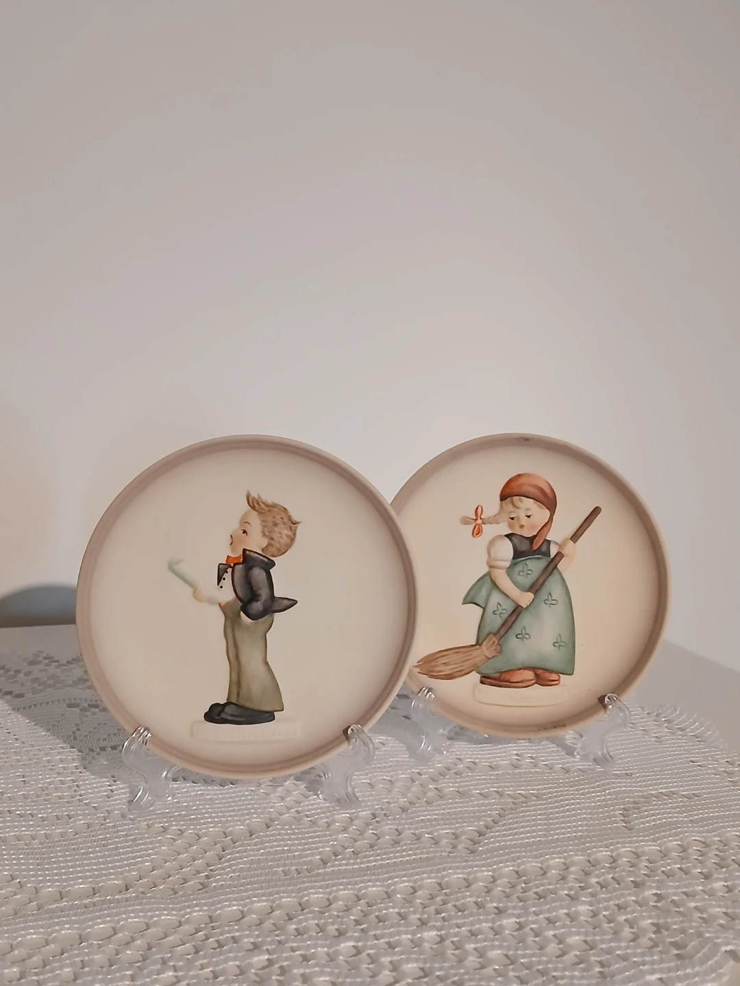 Set of 2 Hummel Goebel Plates🏈