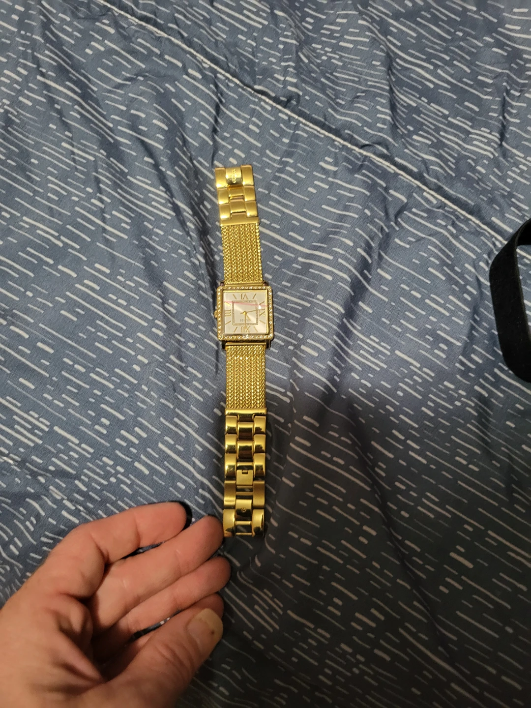 Gold Guess Watch with Rhinestones - photo 4