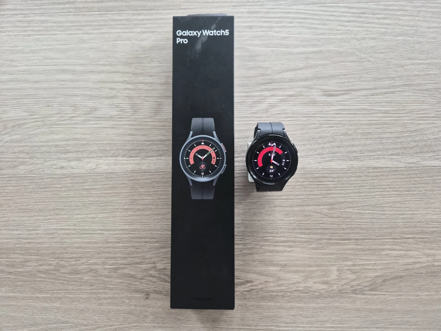 Samsung Galaxy Watch5 Pro (45mm, Black Titanium)