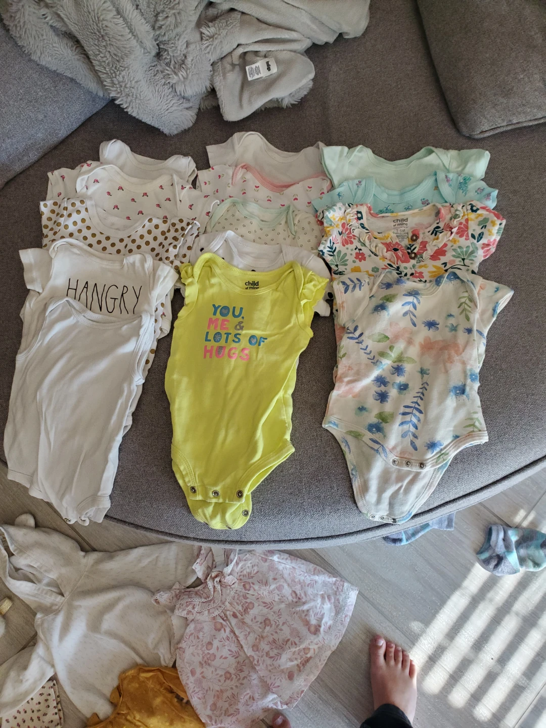Large baby girl clothing bundle (3 to 6 months)