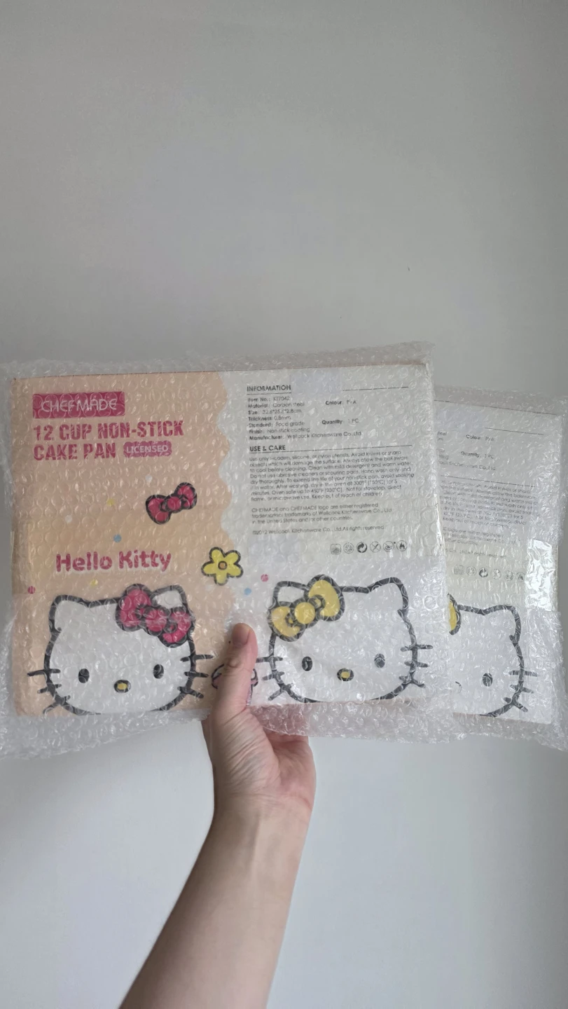 CHEFMADE Hello Kitty 12-Cup Cake Pan