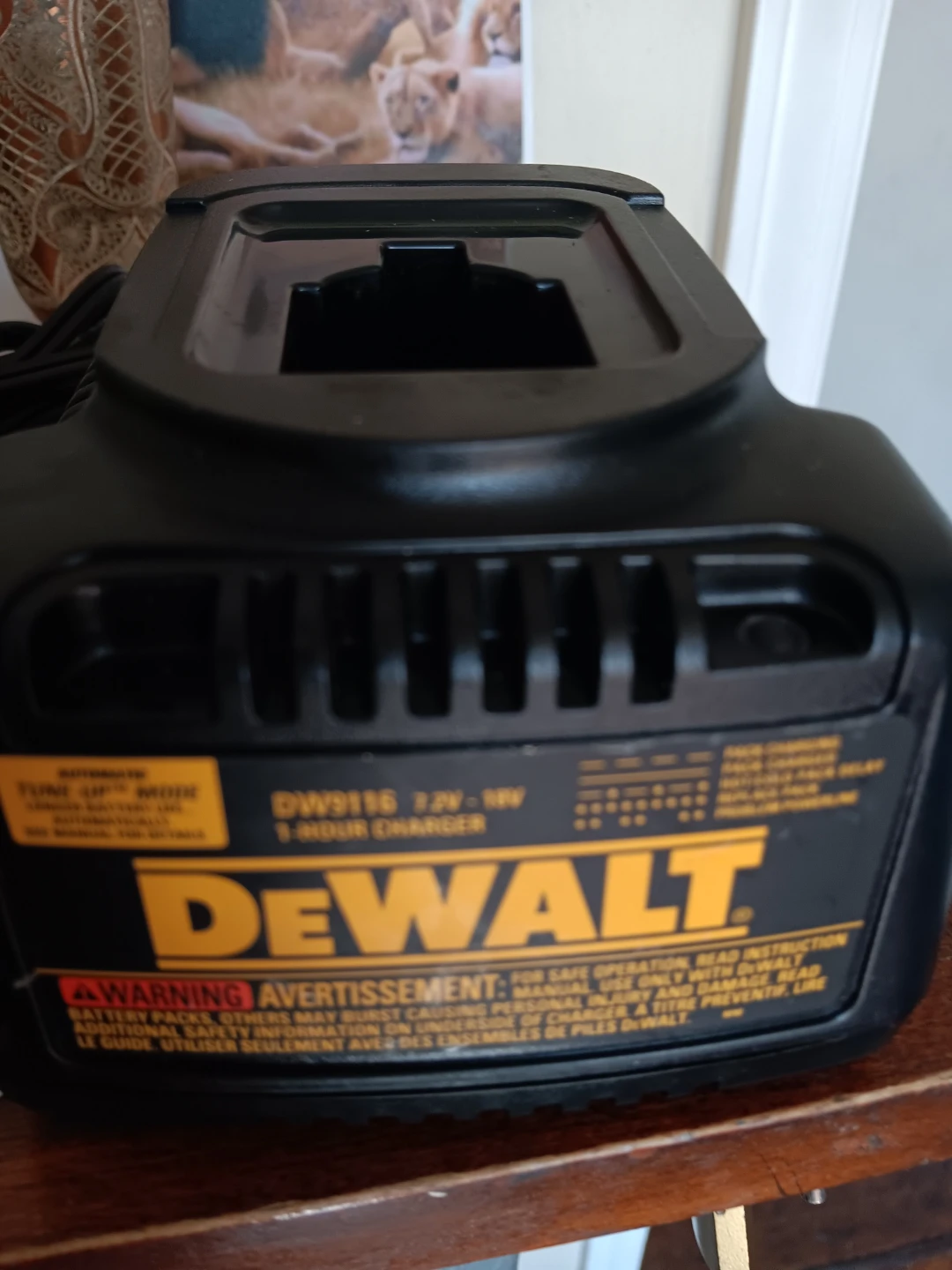 DeWalt DW9116 7.2V-18V Battery Charger