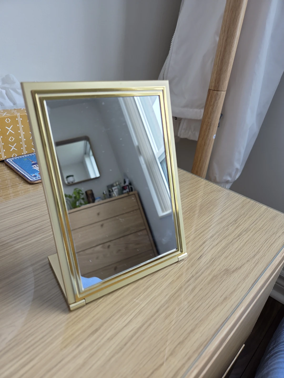 Estee Lauder Vintage Gold Table Mirror - photo 2
