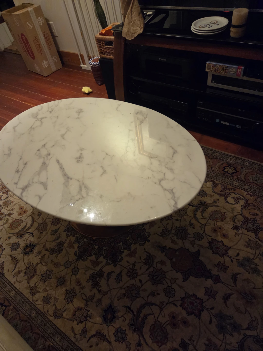 Oval Marble Coffee Table with Gold Pedestal Base - photo 3