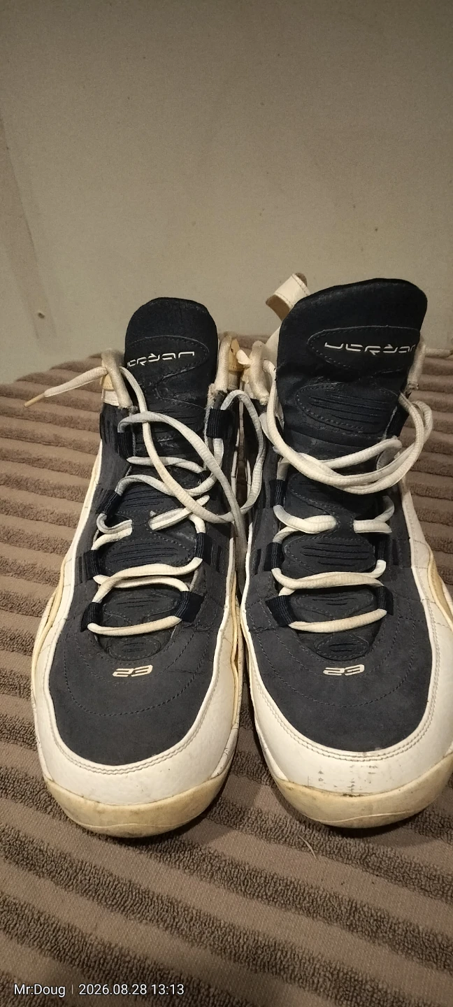 Jordan Sneakers White and Navy - photo 2
