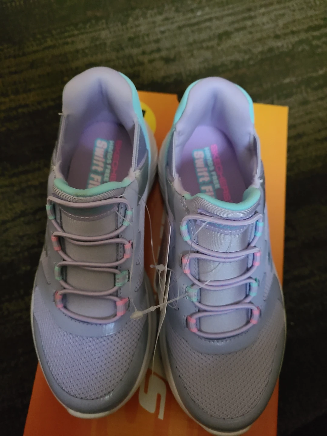 Skechers Hands Free Swift Fit Girls Shoes - Size 12 - photo 3
