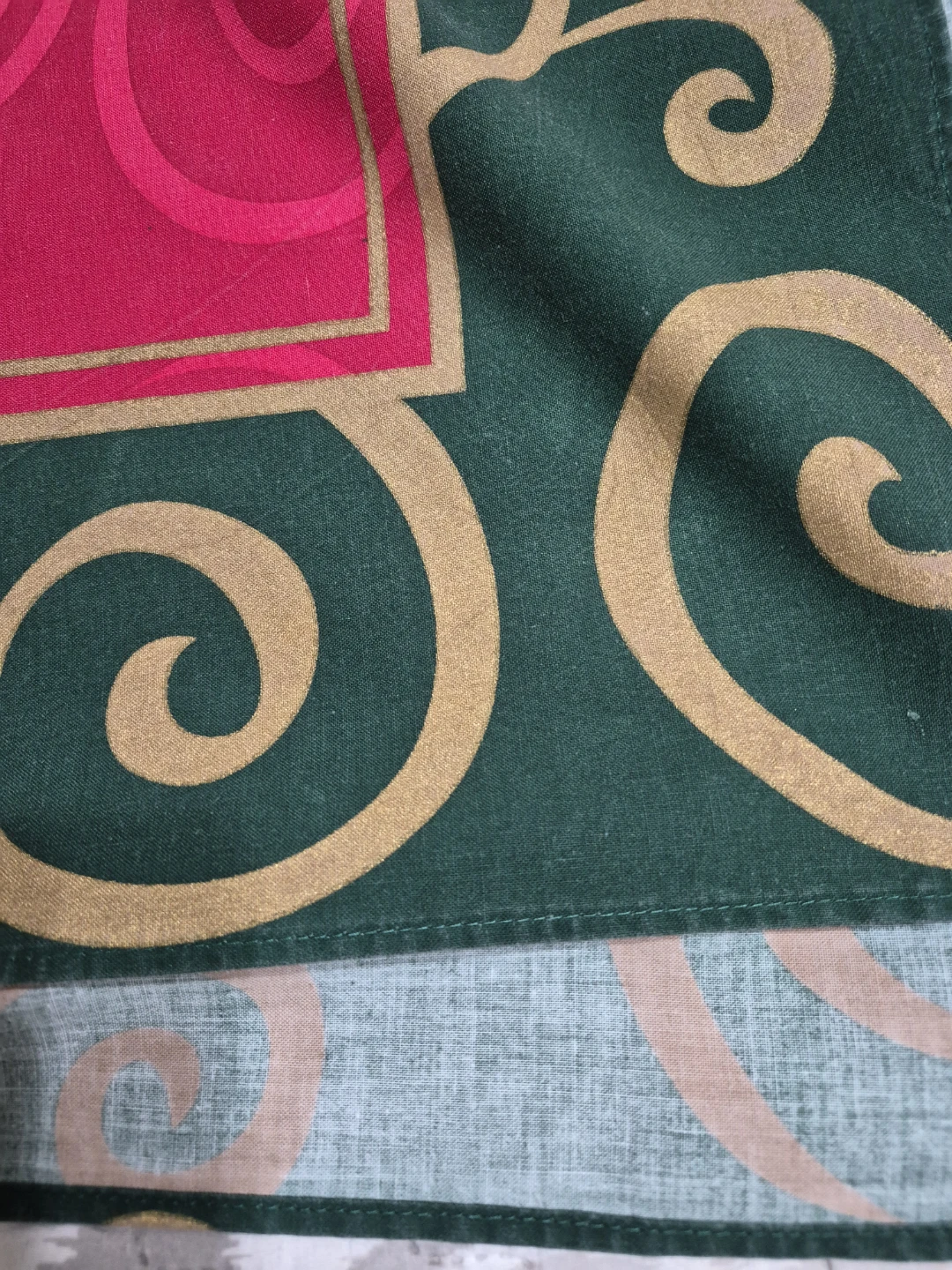 Beautiful 100% Cotton Christmas Holiday  68" x 52" Tablecloth - photo 4