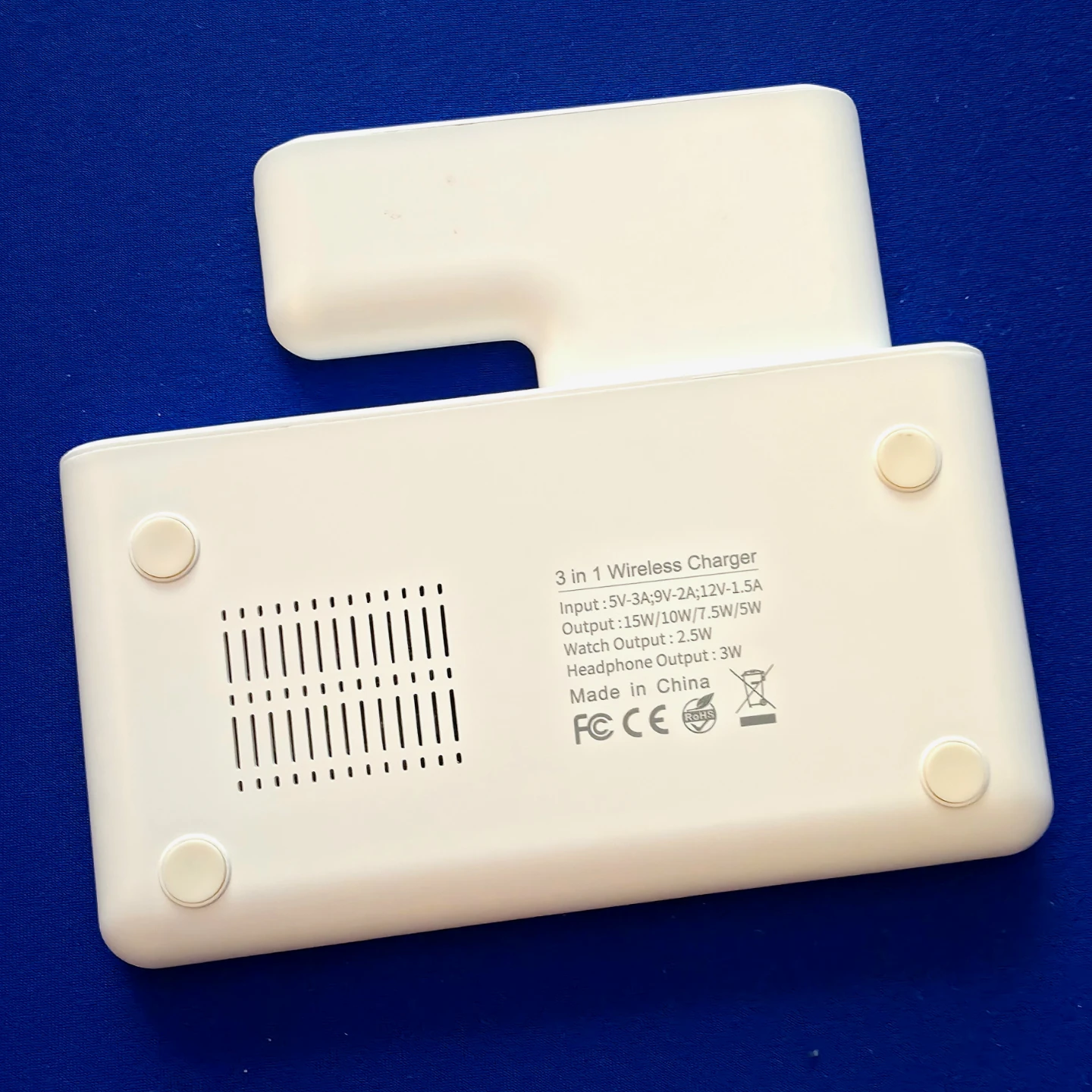 3-in-1 Multi-Device Wireless Charger - photo 2