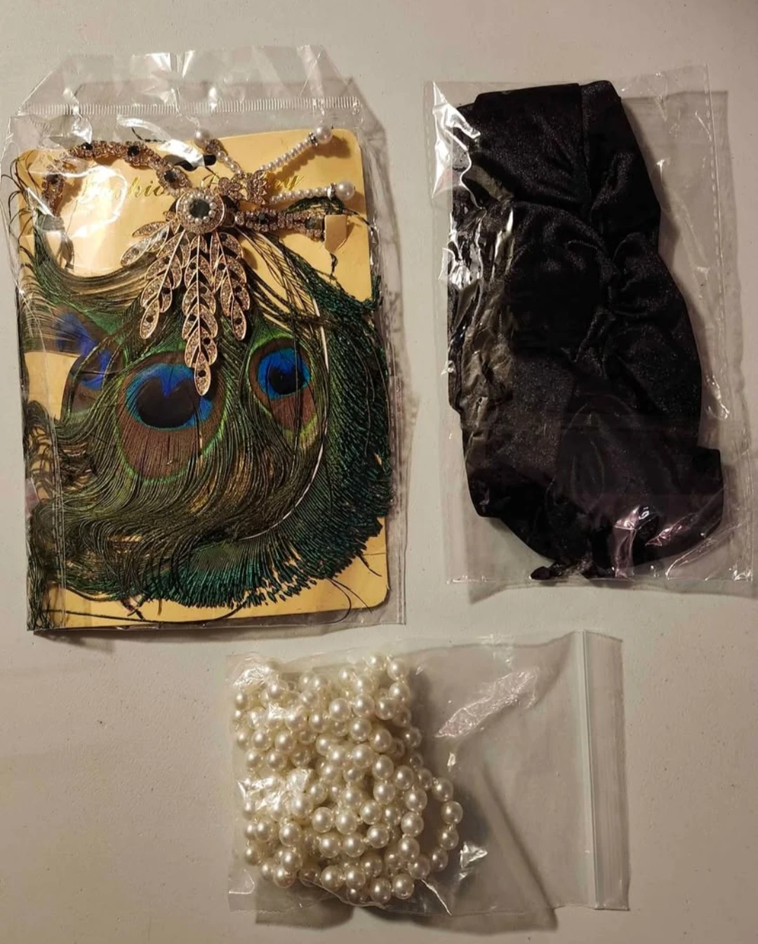 Peacock Feather Headpiece, Gloves, and Pearl Necklace Set 🏈