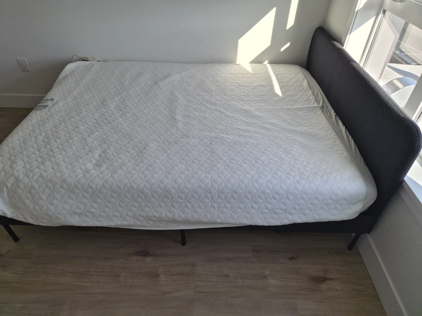 IKEA SLATTUM Queen Bed Frame and ÅKREHAMN Mattress - photo 4