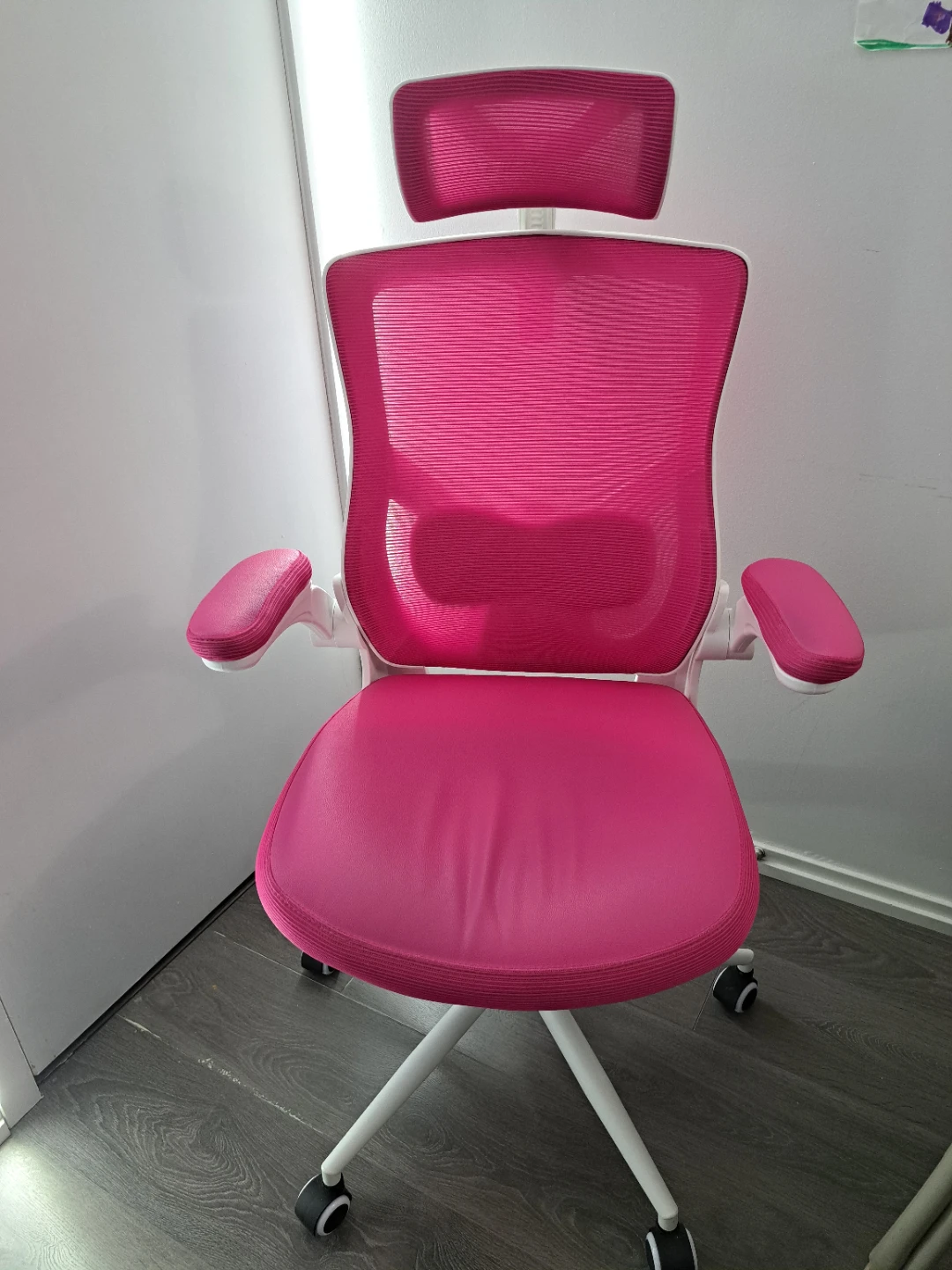 Pink ergonomic office chair with headrest - photo 2
