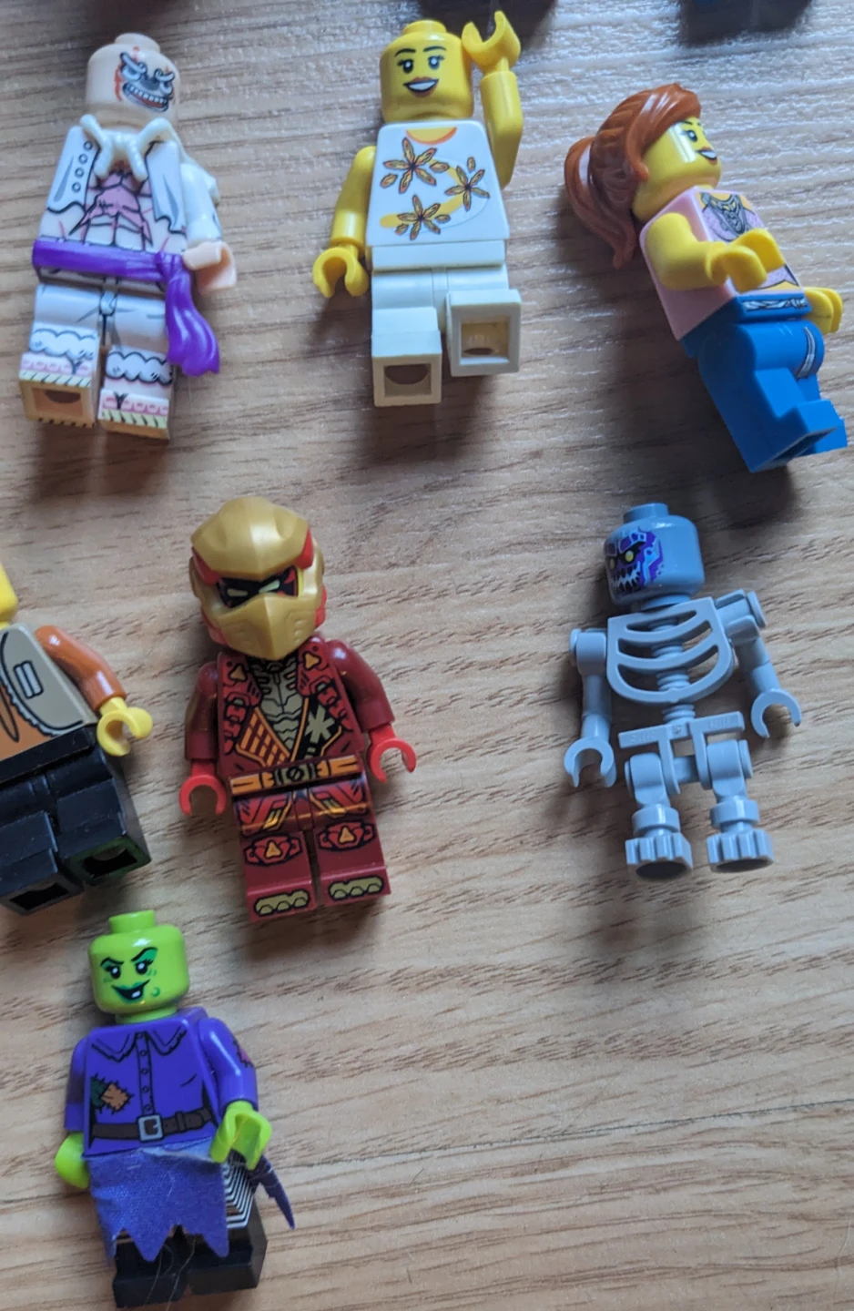 Assorted LEGO Minifigures Collection - photo 5