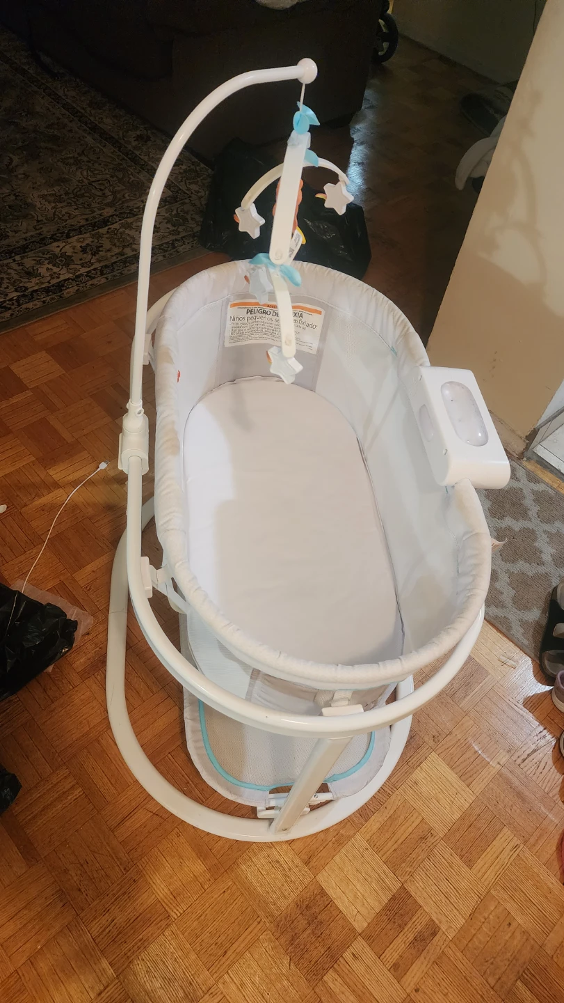 Fisher-Price Soothing Motions Bassinet