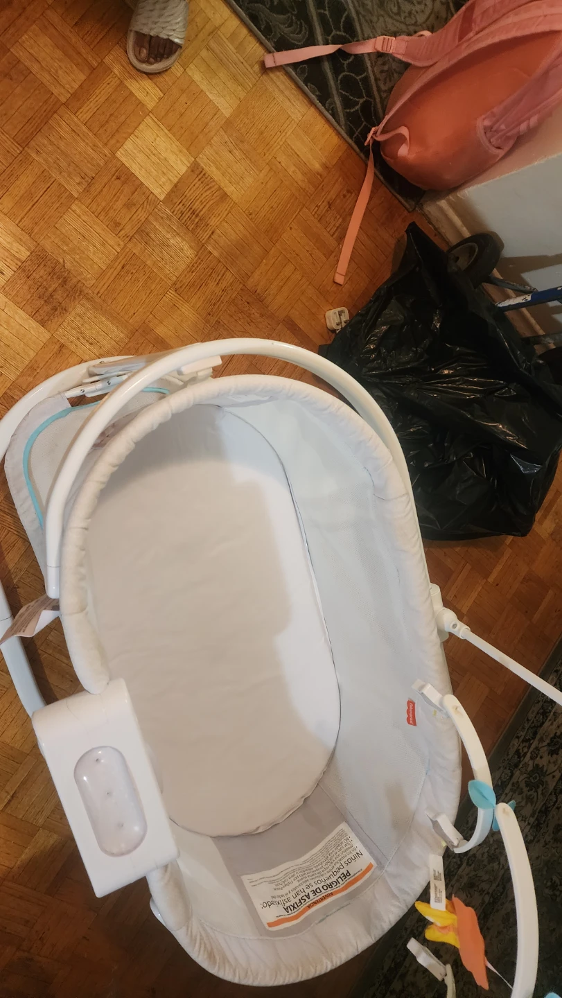 Fisher-Price Soothing Motions Bassinet - photo 2