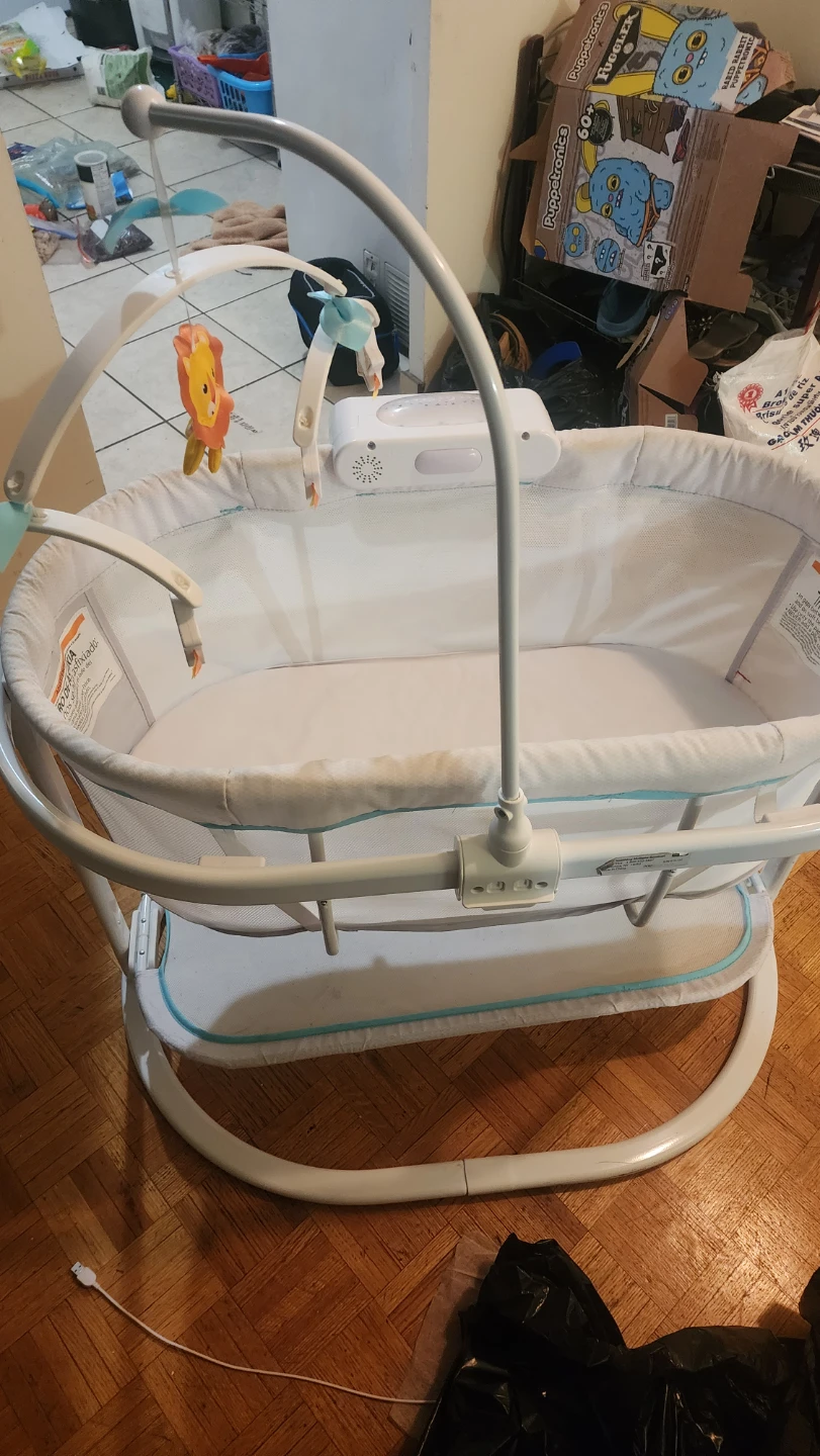 Fisher-Price Soothing Motions Bassinet - photo 5