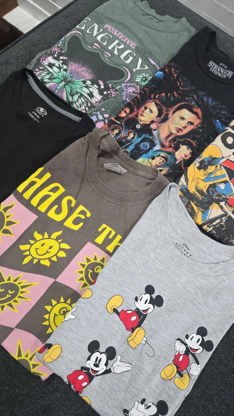 Lot of 6 Graphic T-Shirts - Size Medium - photo 2