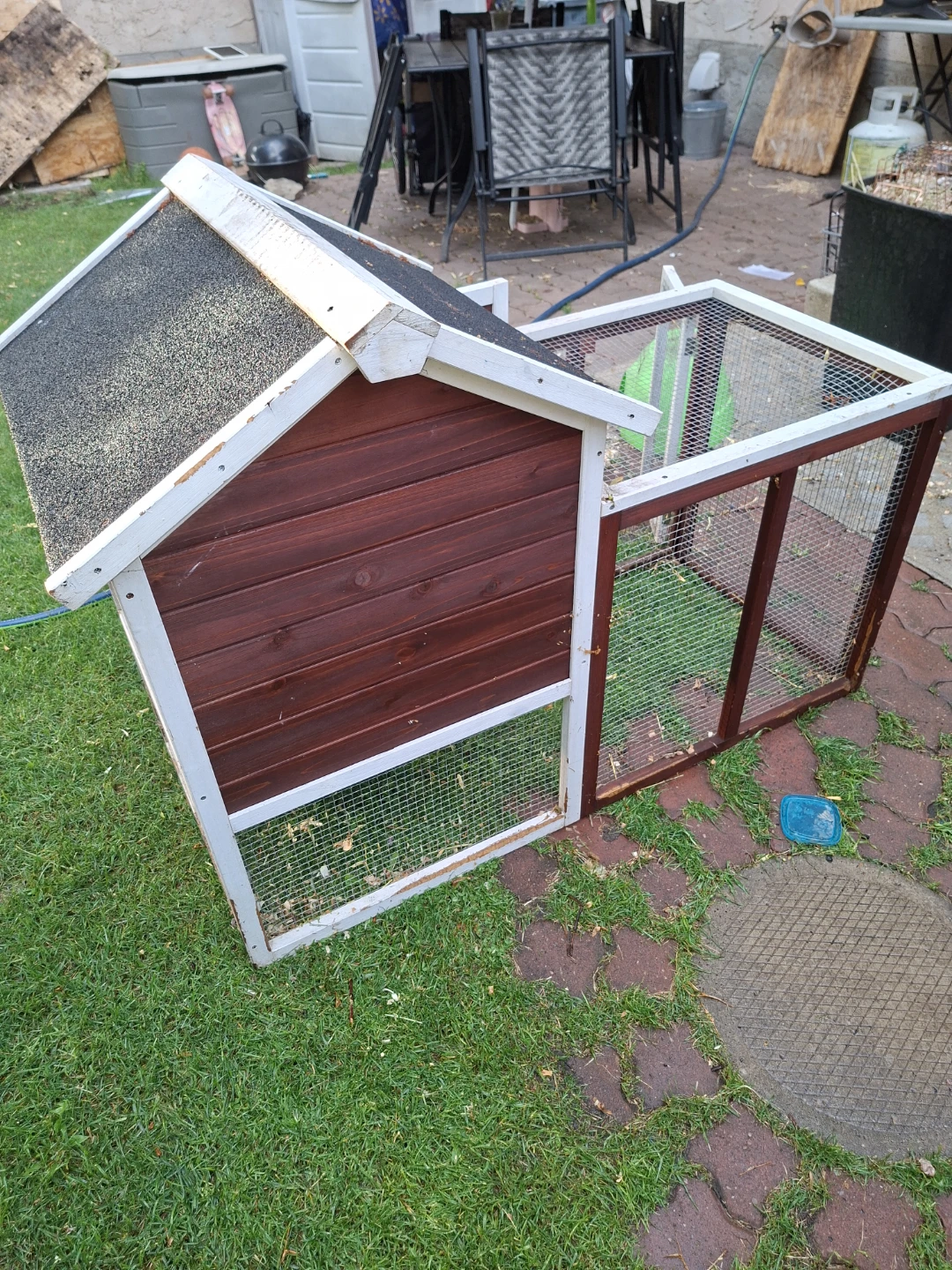 Wooden Hutch with Run - photo 5