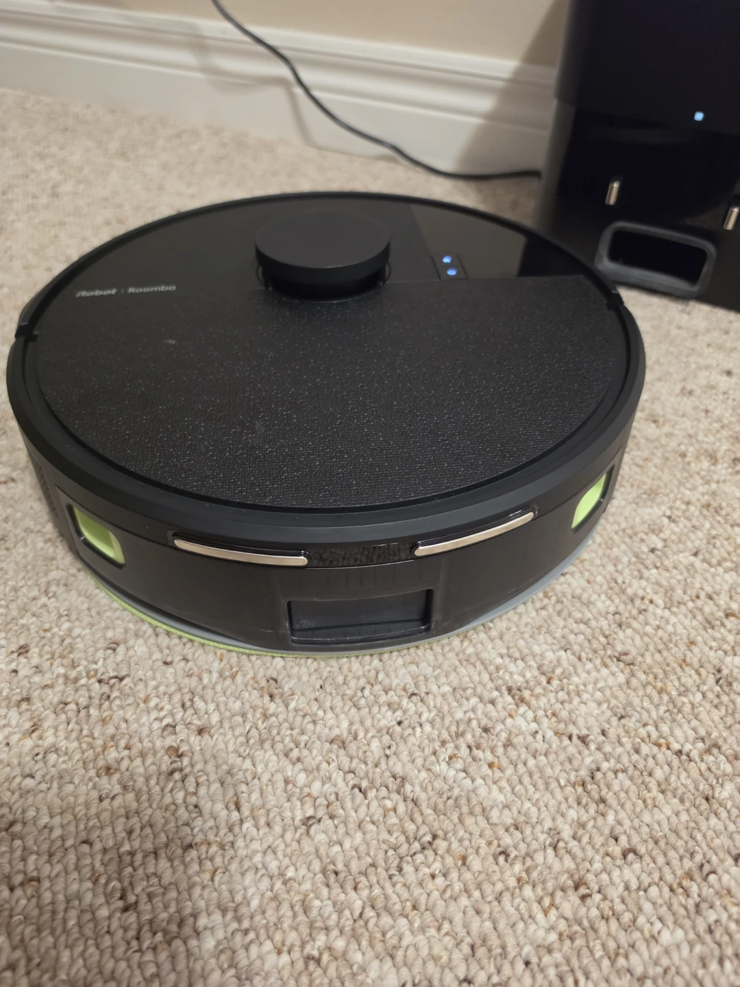 Roomba 105 Robot Vacuum, Mop, Auto Empty - photo 3
