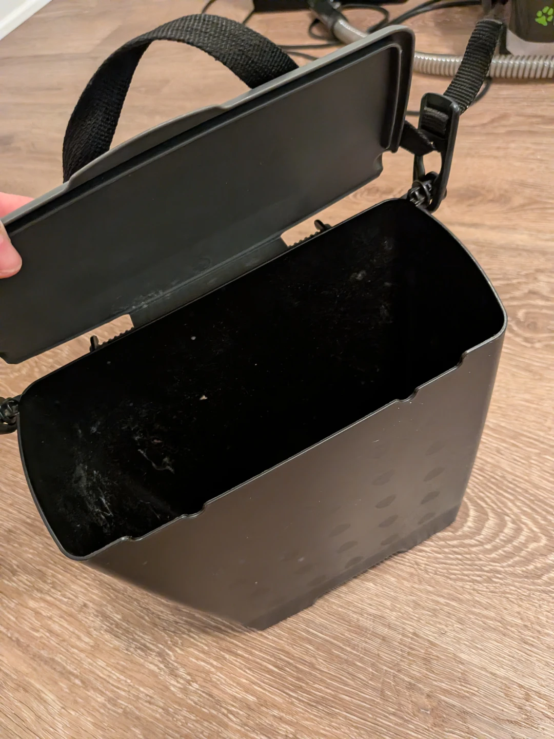 Free Rubbermaid Storage Container (great car garbage can) - photo 2