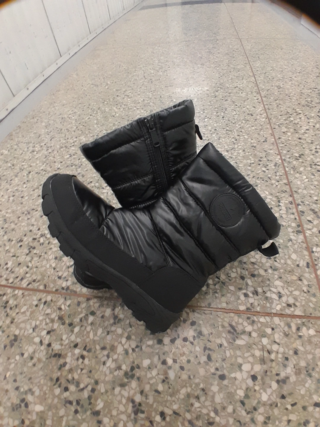 Pajar Black Puffer Boots Women's Size 7.5