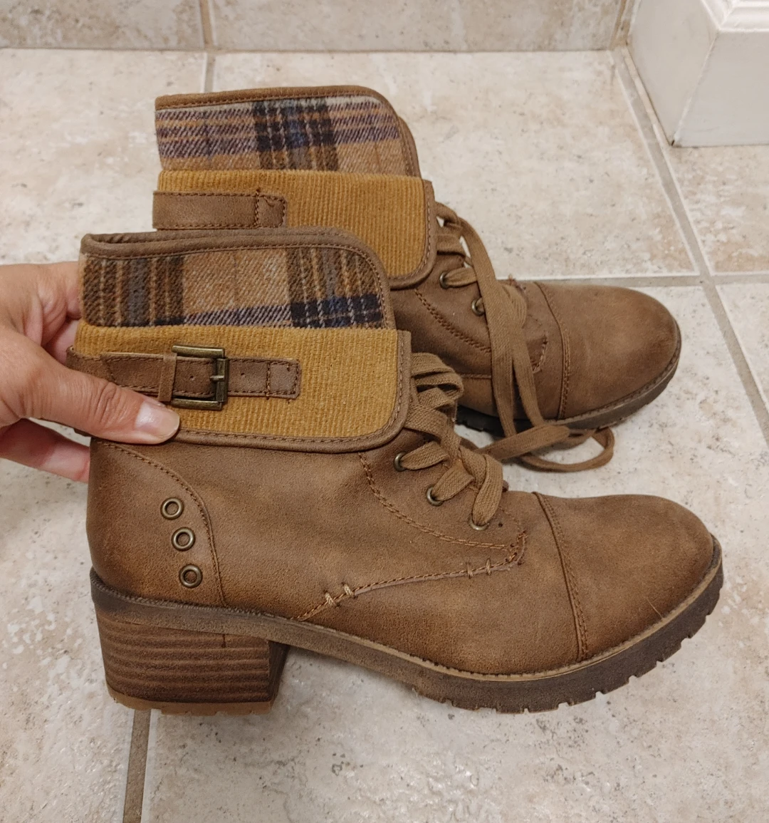 Women's Brown Lace-Up Ankle Boots size 8.5