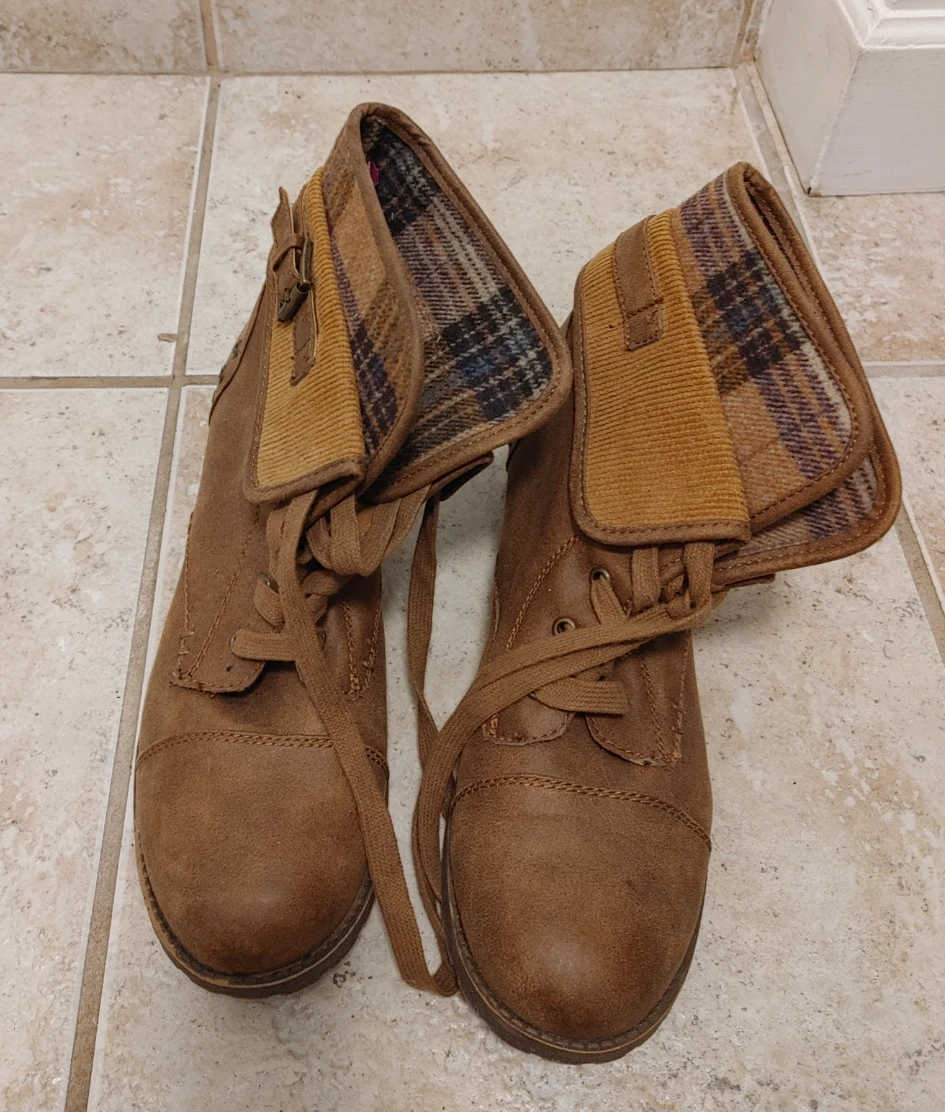 Women's Brown Lace-Up Ankle Boots size 8.5 - photo 2
