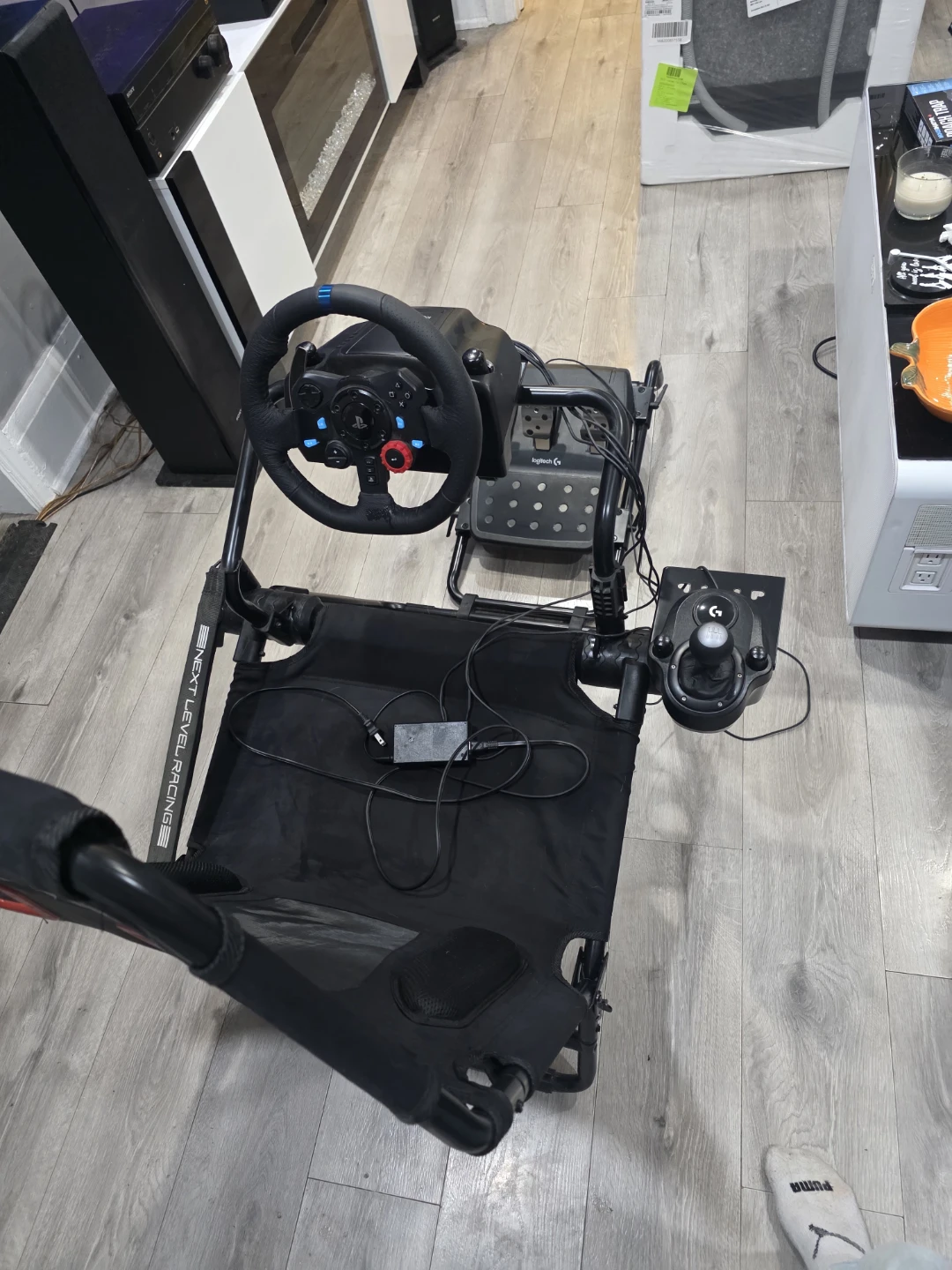 Next Level Racing Cockpit with Logitech G Racing Wheel - photo 2