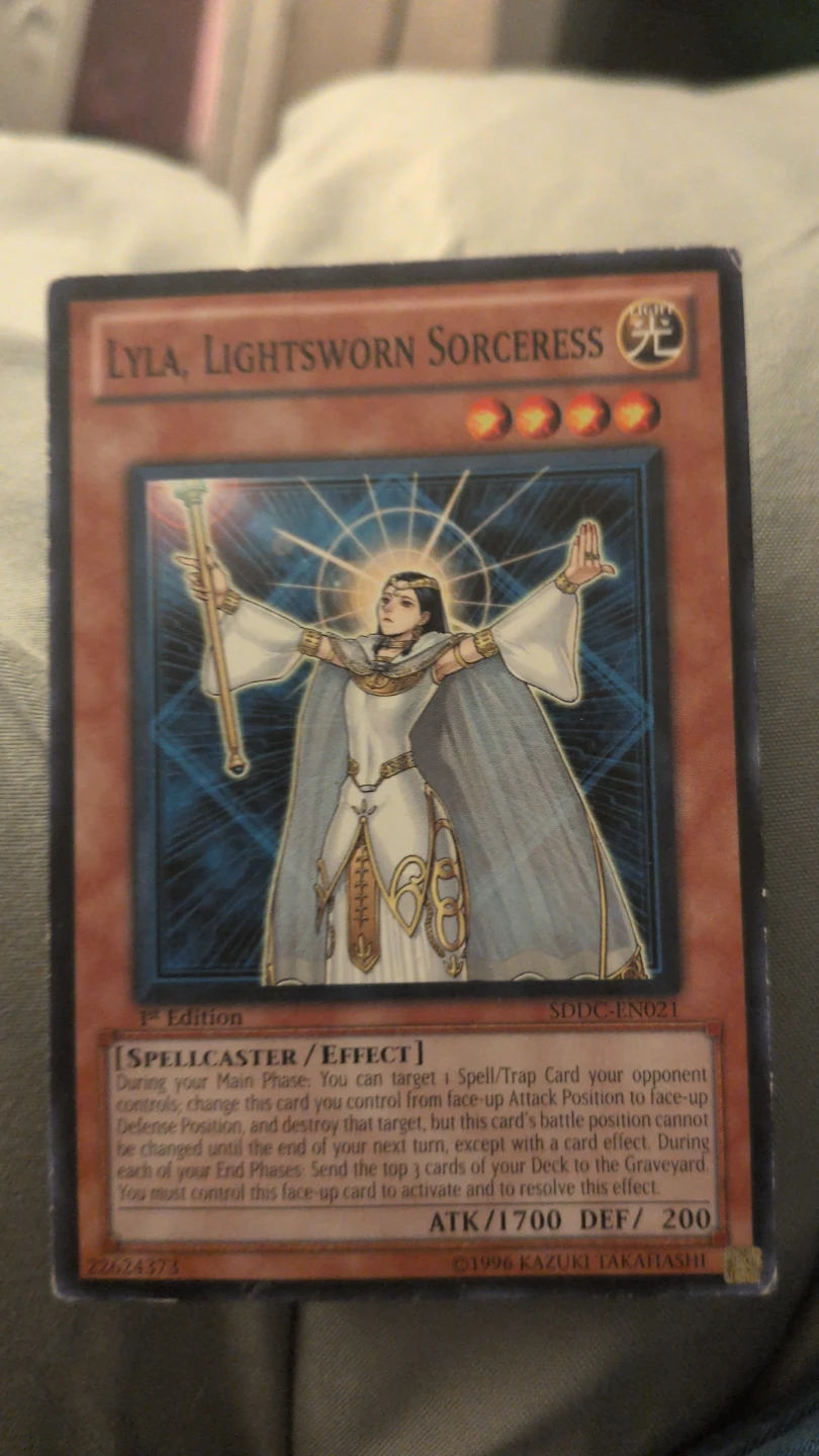 Lyla, Lightsworn Sorceress 1st Edition Card