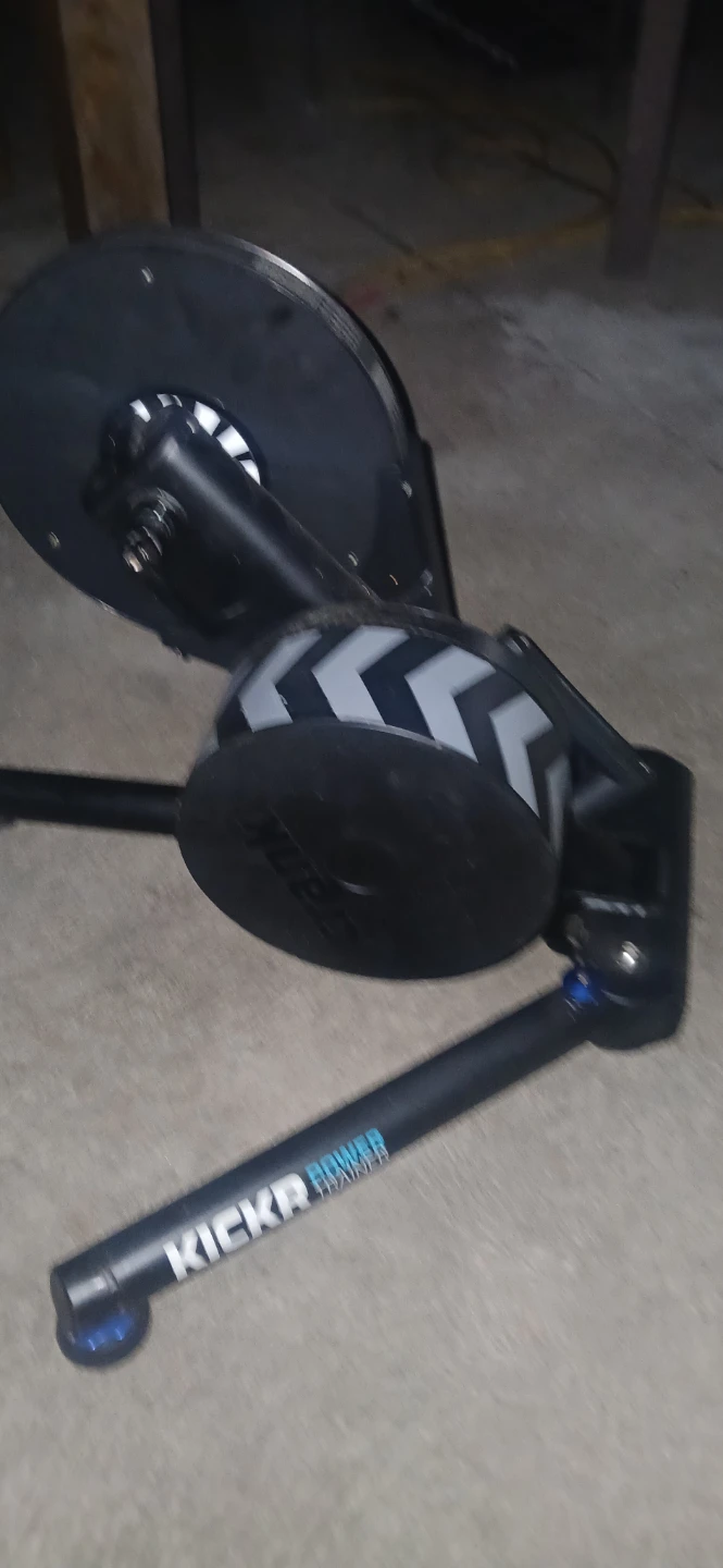 Wahoo KICKR Power Trainer - photo 3