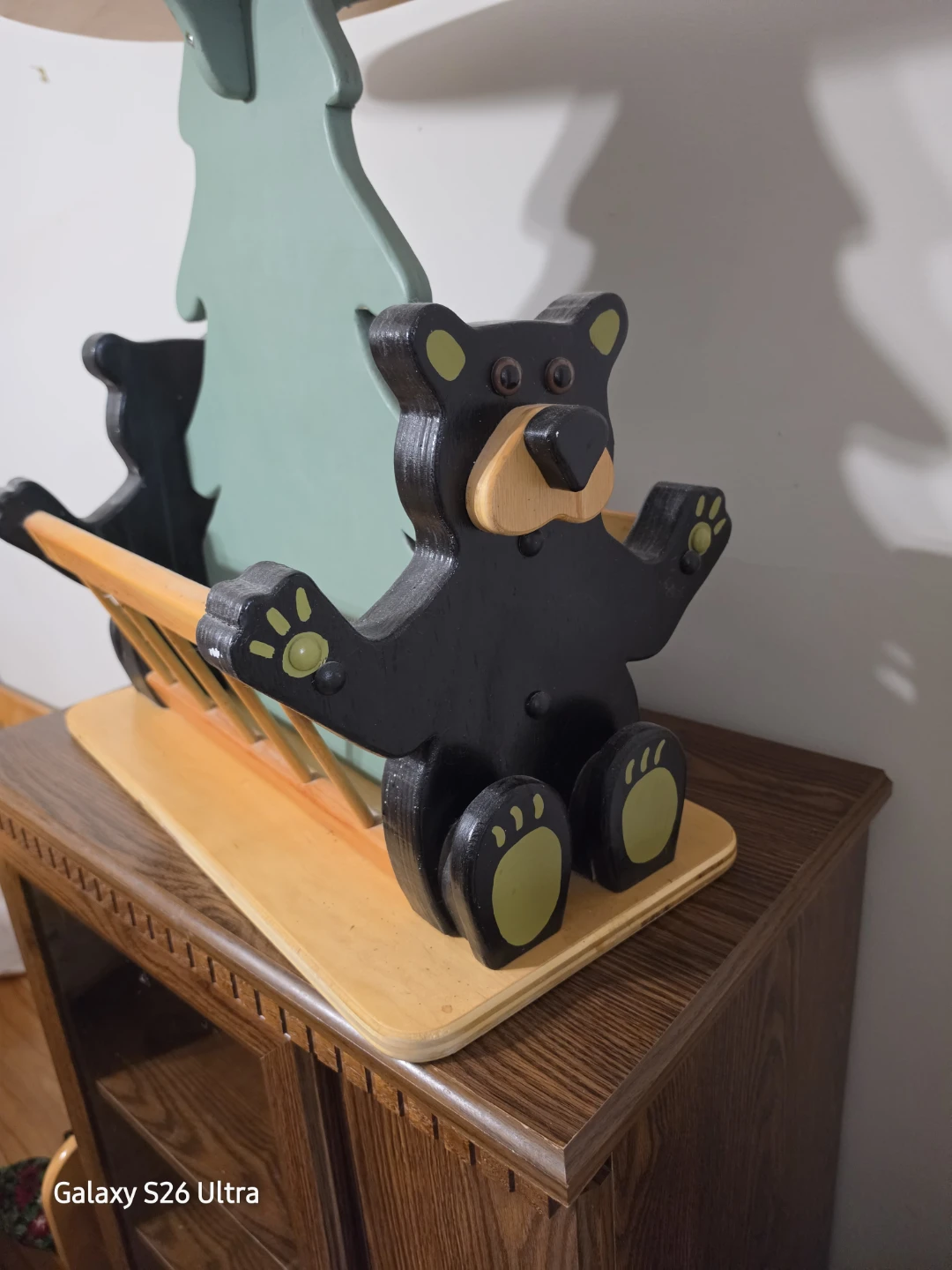 Wooden Bear Design Magazine Rack