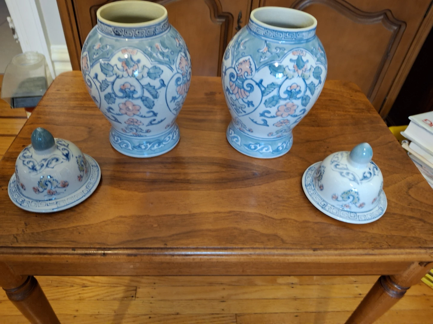 Set of Two Blue and Pink Porcelain Ginger Jars - photo 2