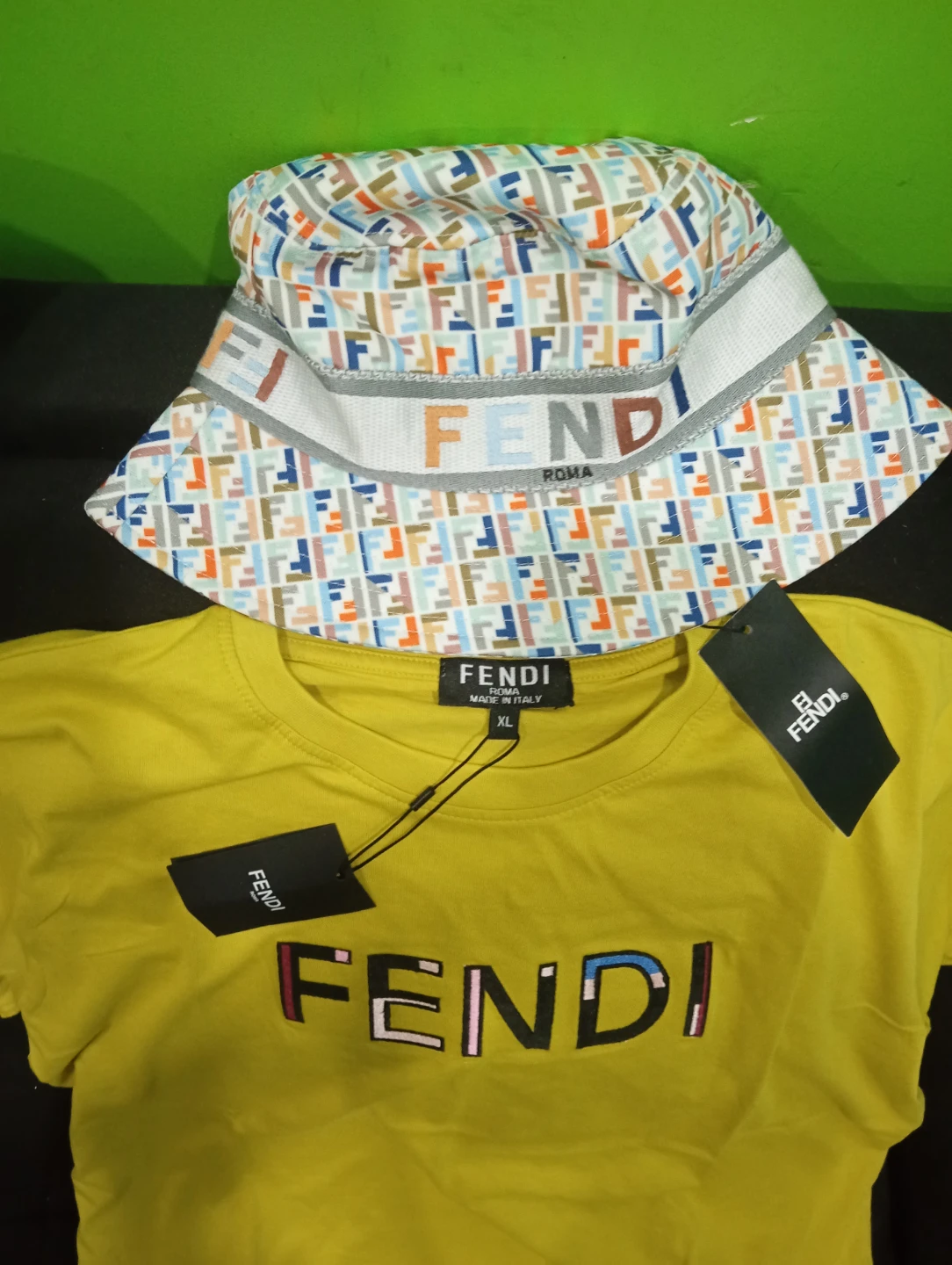 Fendi Yellow T-Shirt and Patterned Bucket Hat - photo 2