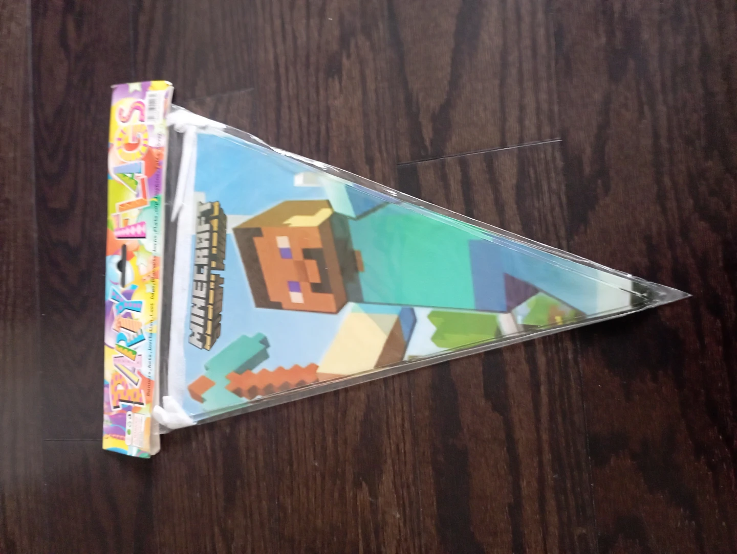 Minecraft party flags and table cover - photo 3