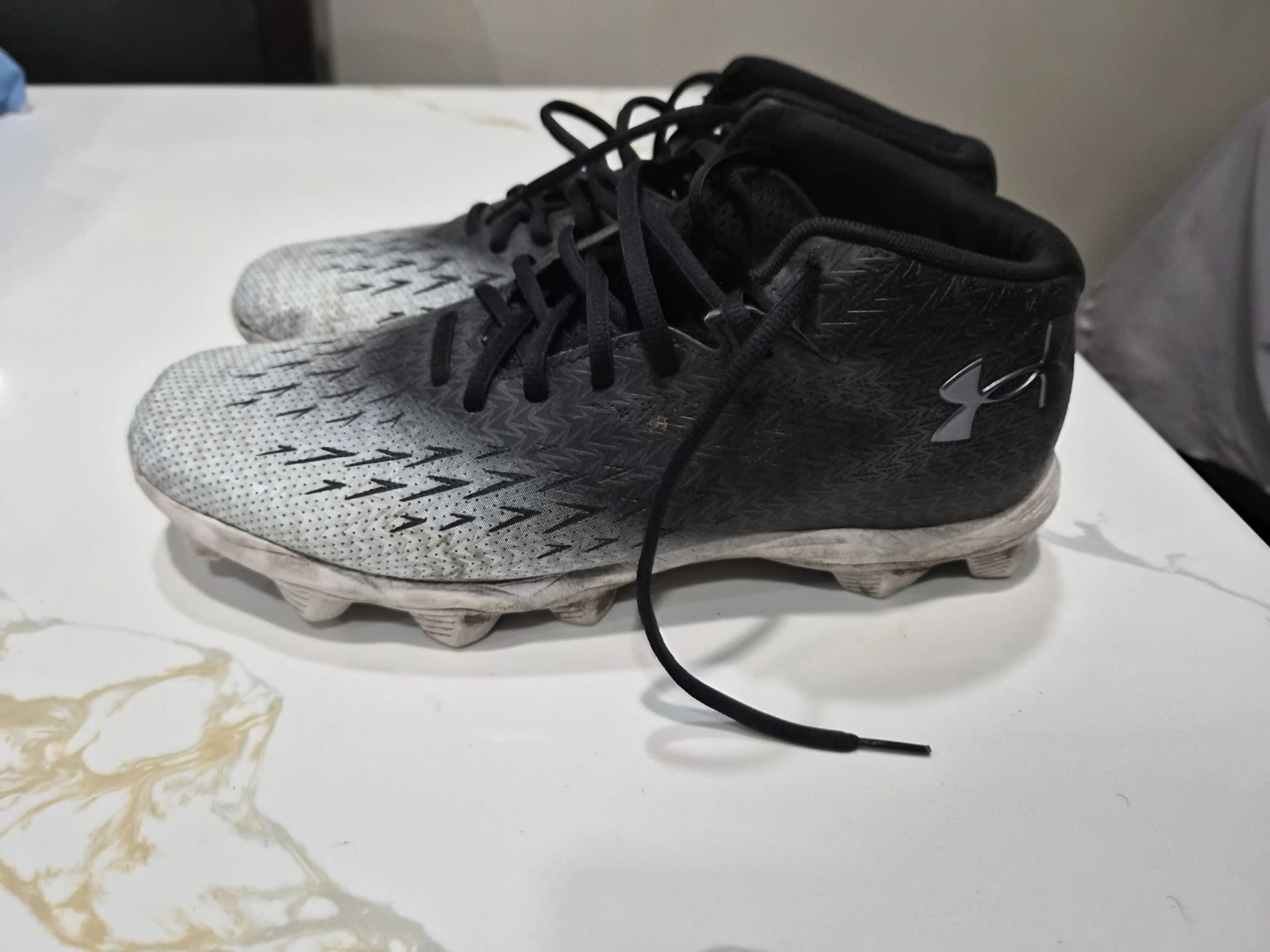 Under Armour Football Cleats - photo 2