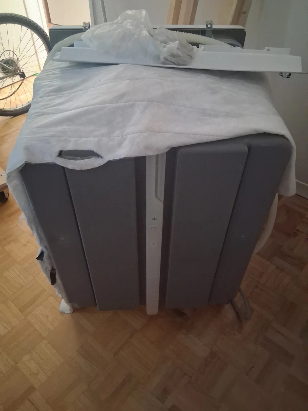Frigidaire Dishwasher - photo 2