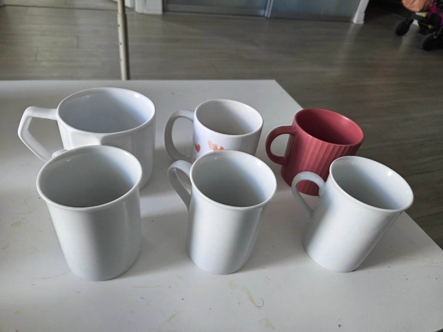 Set of 6 assorted coffee mugs