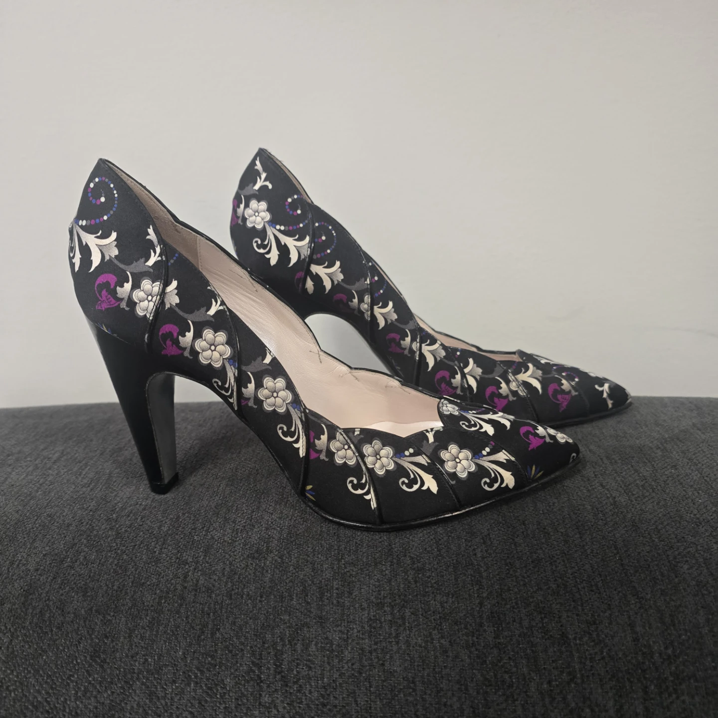 Emilio Pucci Floral Damask Pointed Toe Pumps - Size 36 - photo 3
