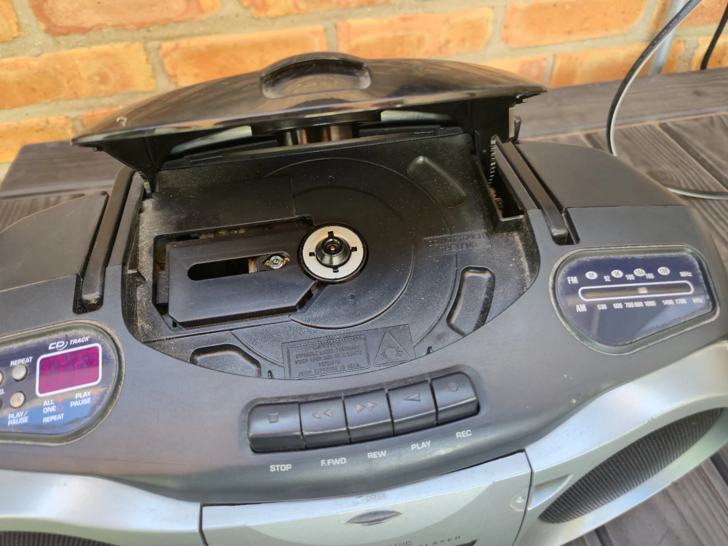 Audiovox CD/Cassette AM/FM Stereo Boombox – - photo 4