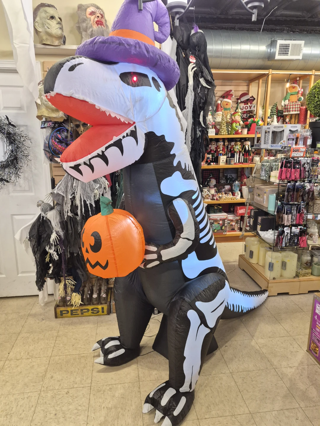 New Halloween 🎃 inflatables great prices over 100 available - photo 5
